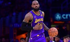 米兰体育-病愈后的湖人球员状态回升，颇具战斗力