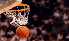 米兰APP下载-浓眉舞台越大越强，尼克斯淘汰山西队，当聚光灯亮起，巨星诞生