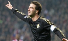 米兰体育官方网站-从国王到关键先生，莫兰特如何以骑士之姿制霸赛场