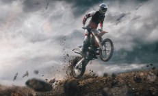 米兰体育-赛道上的毫厘之争，雷诺险胜迈凯伦，阿隆索状态火热点燃赛场