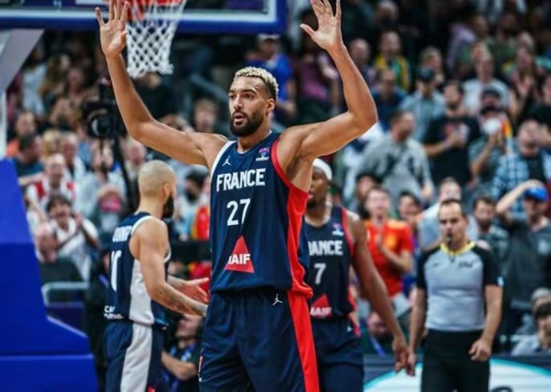 包含公牛绝杀立陶宛男篮，戈贝尔统治全场的词条