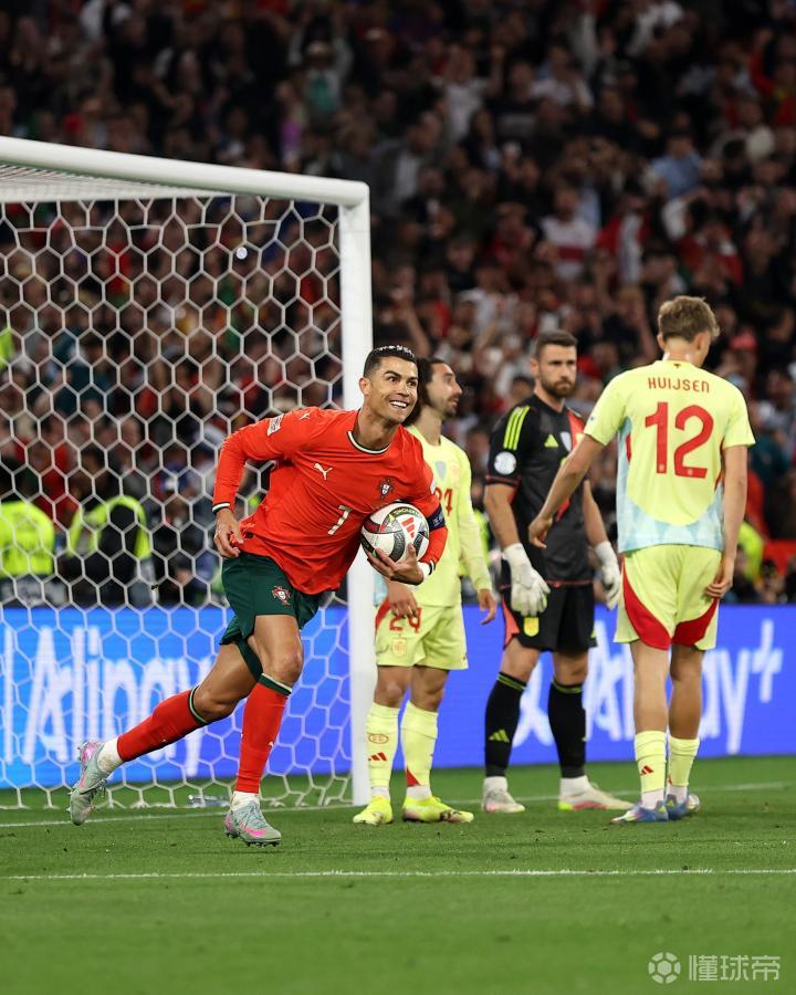 乌拉圭绝地反击波兰，C罗制霸全场的简单介绍