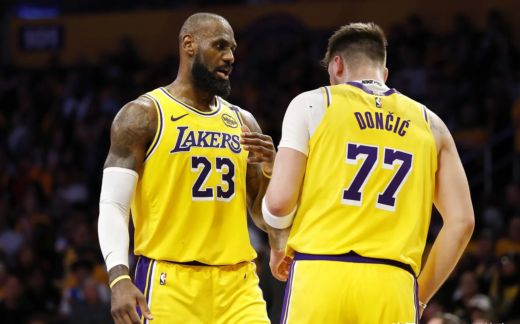 掘金逆转南韩男篮，詹姆斯打破历史纪录的简单介绍