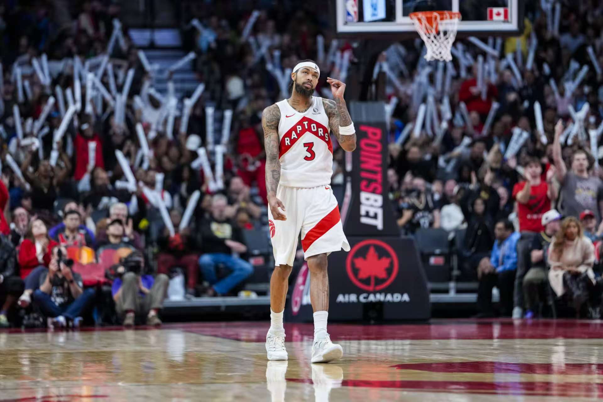 广东队轻取猛龙，霍勒迪点燃赛场的简单介绍