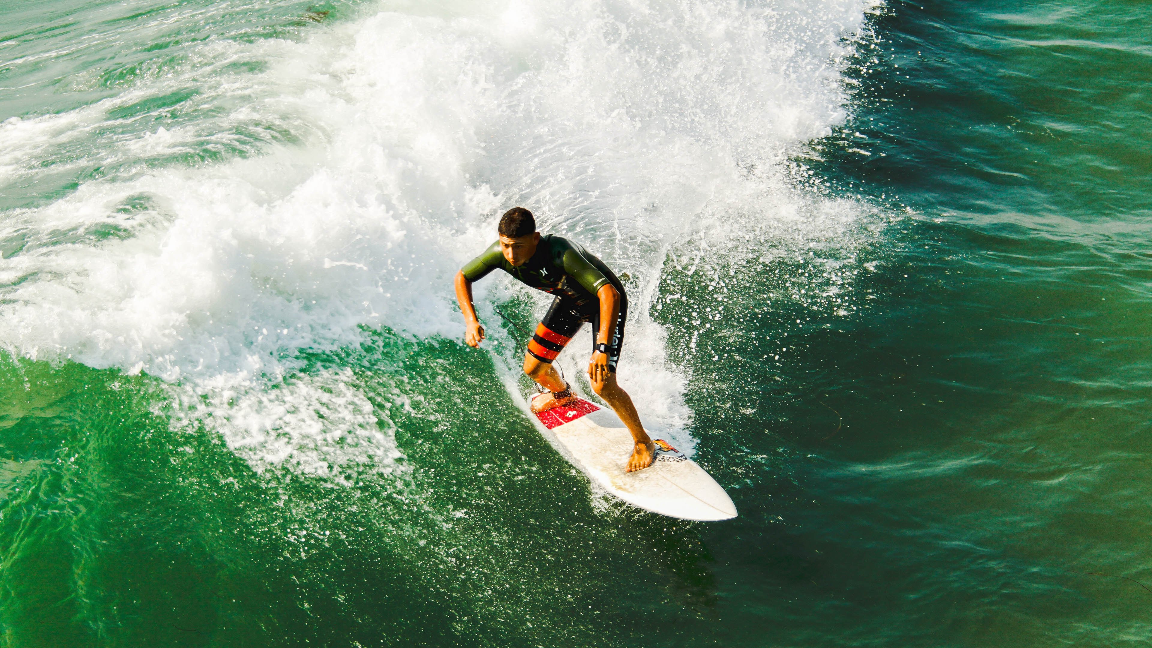 当平行宇宙的球馆灯光亮起，辽宁狂胜湖人，文班亚马欧冠封神