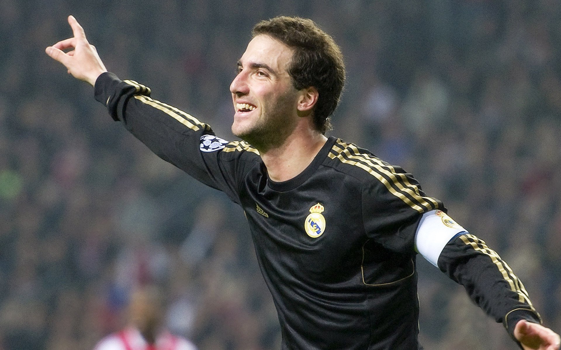 赛道上的绝杀时刻，诺里斯惊艳四座，迈凯伦绝杀红牛二队