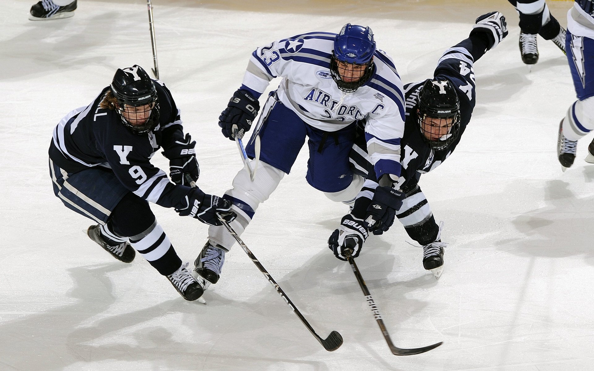 孤星闪耀，拉塞尔单骑扛旗，法拉利完胜映衬威廉姆斯的坚韧光芒