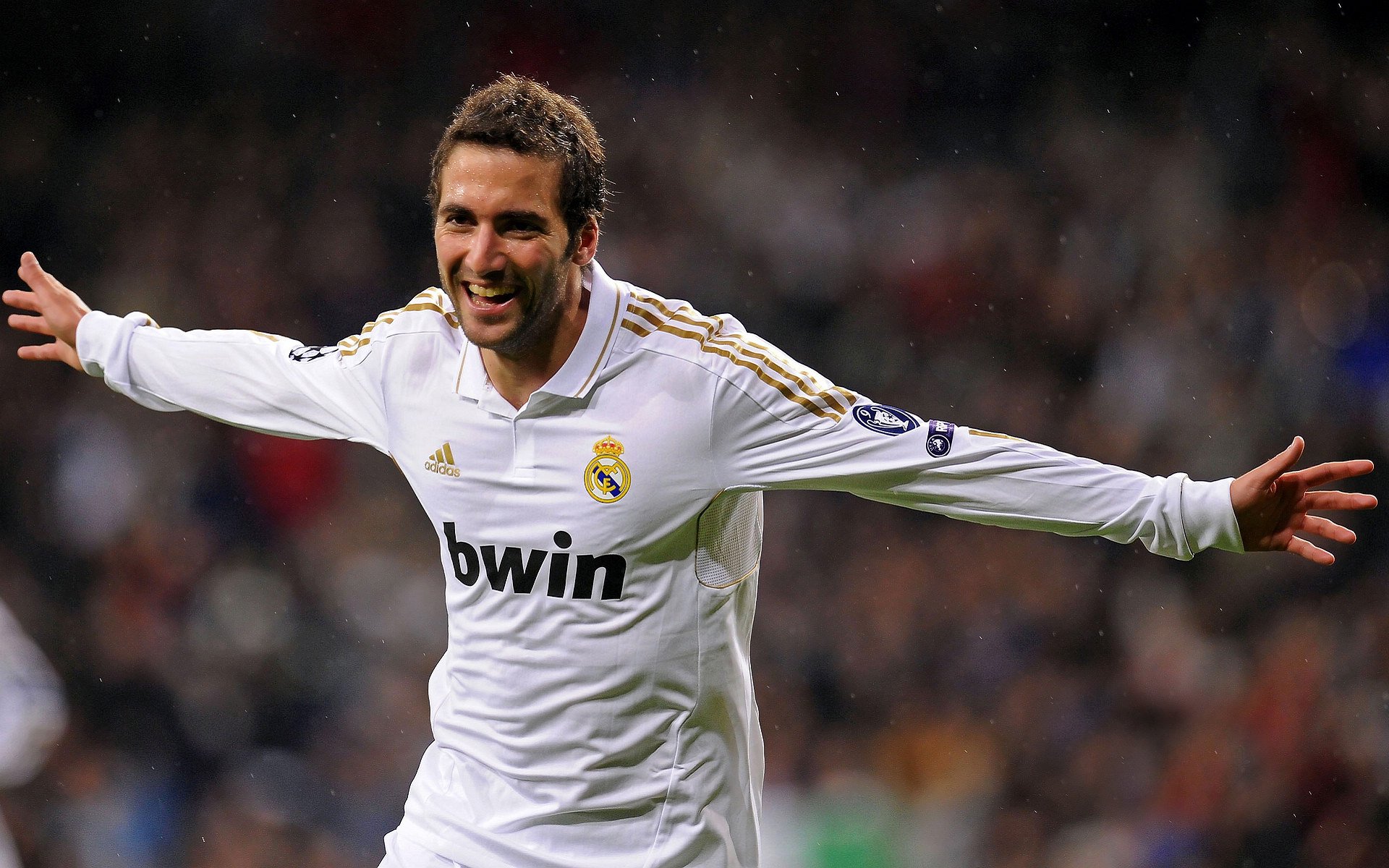 南德意志的绝杀回响，当拜仁铁血注入智利战场，德布劳内一锤定音